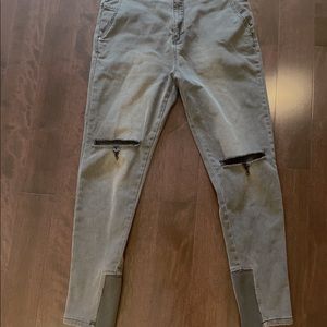 Zanerobe men’s grey distressed jeans. Size 34